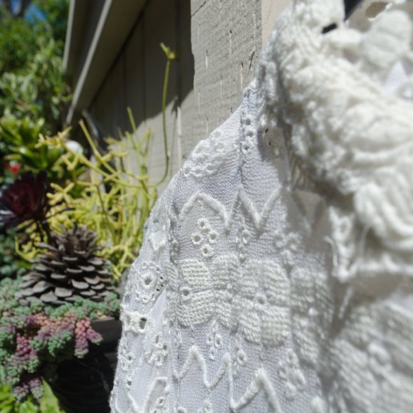 EUC Bershka Lace Top - Picture 3 of 4